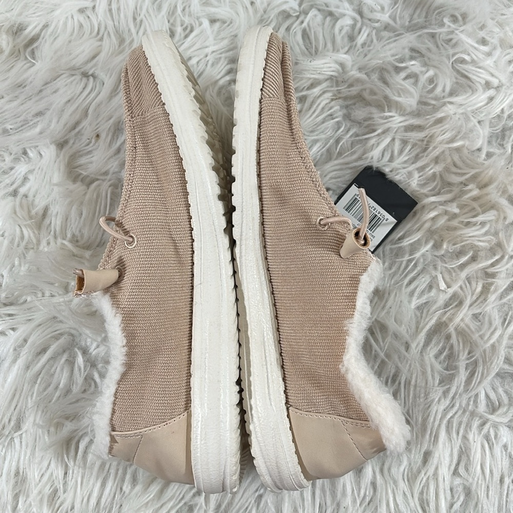 HEY DUDE Women's Wendy Corduroy Cream Loafer Slip On Lightweight Size 9 NEW - Picture 9 of 16